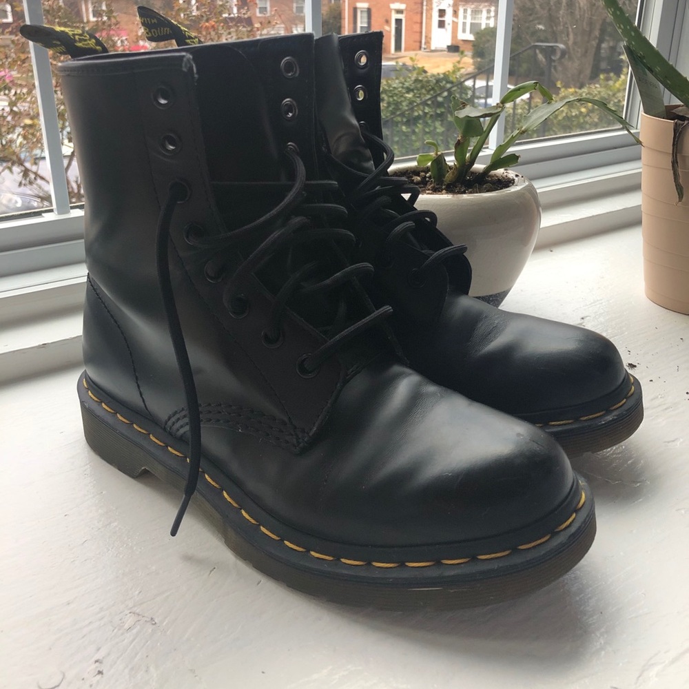 Dr. Marten Black 1460 Size 7